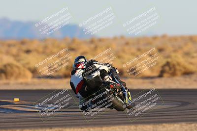 media/Dec-07-2024-CVMA (Sat) [[21c5f1ef85]]/Race 13-Amateur Supersport Middleweight/